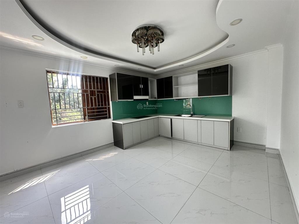 Nhà sổ sẳn hoàn công, đường hoàng hoa thám khu phố bds tài chính, cực sầm uất với rất nhiều vp. cty