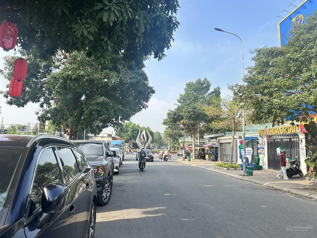 Nhà sổ sẳn hoàn công, đường hoàng hoa thám khu phố bds tài chính, cực sầm uất với rất nhiều vp. cty