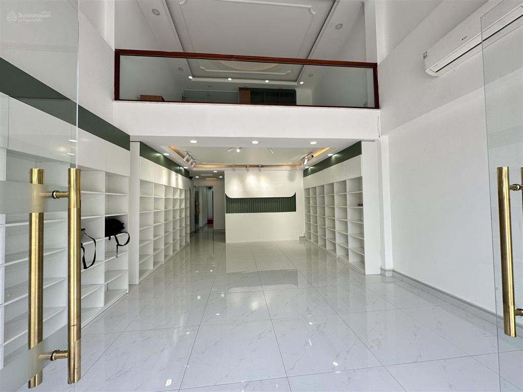 Nhà sổ sẳn hoàn công, đường hoàng hoa thám khu phố bds tài chính, cực sầm uất với rất nhiều vp. cty