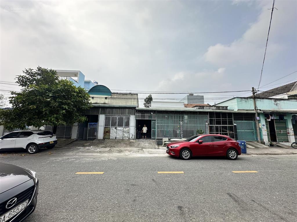 Cặp trọ dòng tiền 14tr/th đất 10x20 full thổ cư. 2 dãy trọ còn mới, full, cách ga metro, tttm 1km