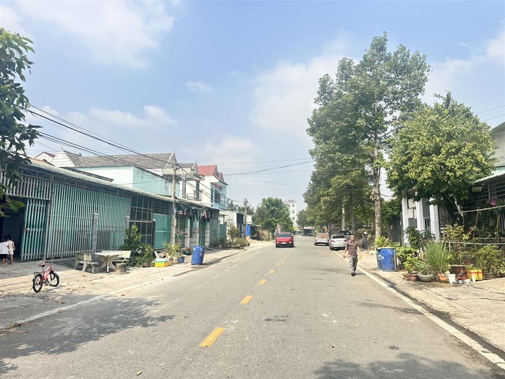 Cặp trọ trung tâm thành phố mới, 10x20 full thổ cư, dòng tiền 14tr/th cực hiếm. gần ngay ga metro