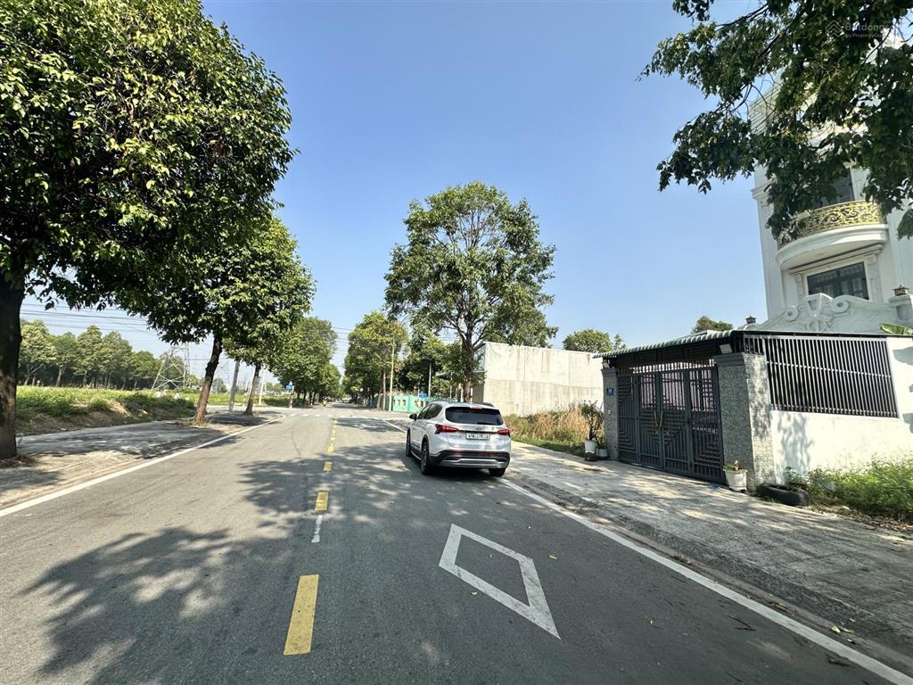 Chính chủ gửi đất ngay trung tâm phường phú tân, gần kcn sóng thần 3, kcn đại đăng. dt 238m2 full