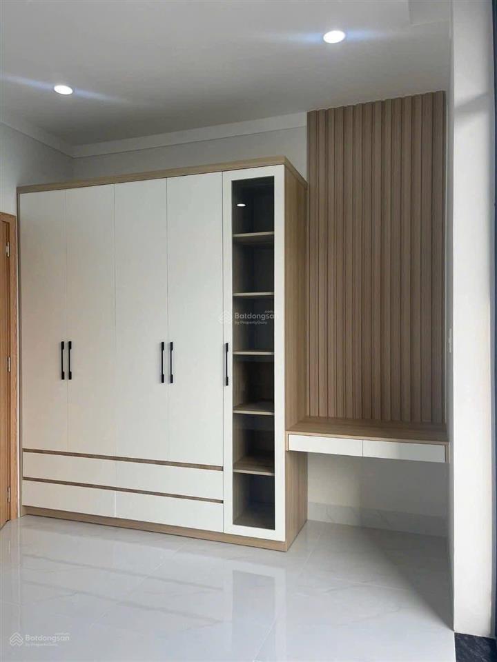 Nhà đẹp dx043 đối diện cổng hiệp thành 3. làm nhà văn phòng, công ty đẹp, 3pn+3wc. sân xe bán tải