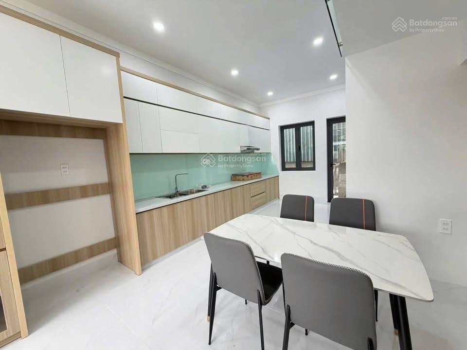 Nhà đẹp dx043 đối diện cổng hiệp thành 3. làm nhà văn phòng, công ty đẹp, 3pn+3wc. sân xe bán tải