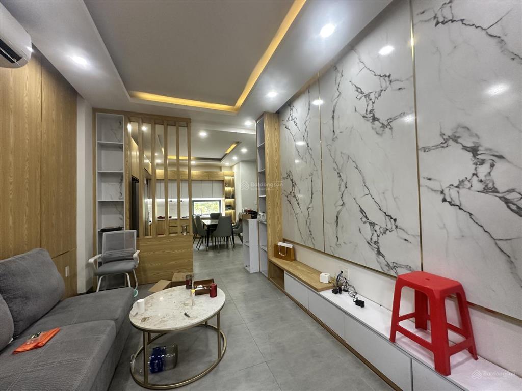 Căn nhà chánh nghĩa giá ngộp, 4pn3wc. đang có dòng tiền 12tr/th. giá 3,2tỷ. nhà đẹp, gần phố đi bộ