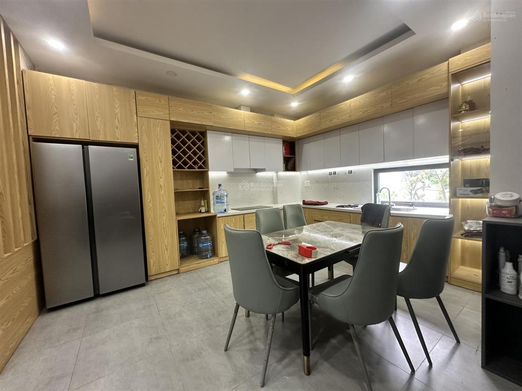 Căn nhà chánh nghĩa giá ngộp, 4pn3wc. đang có dòng tiền 12tr/th. giá 3,2tỷ. nhà đẹp, gần phố đi bộ