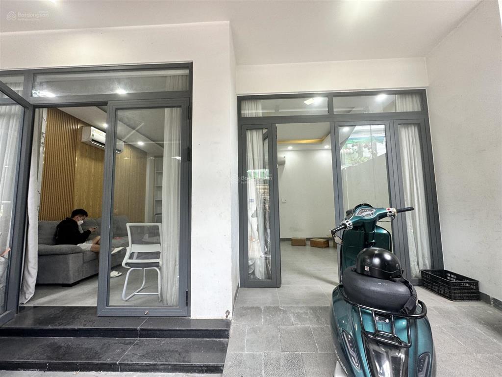 Căn nhà chánh nghĩa giá ngộp, 4pn3wc. đang có dòng tiền 12tr/th. giá 3,2tỷ. nhà đẹp, gần phố đi bộ
