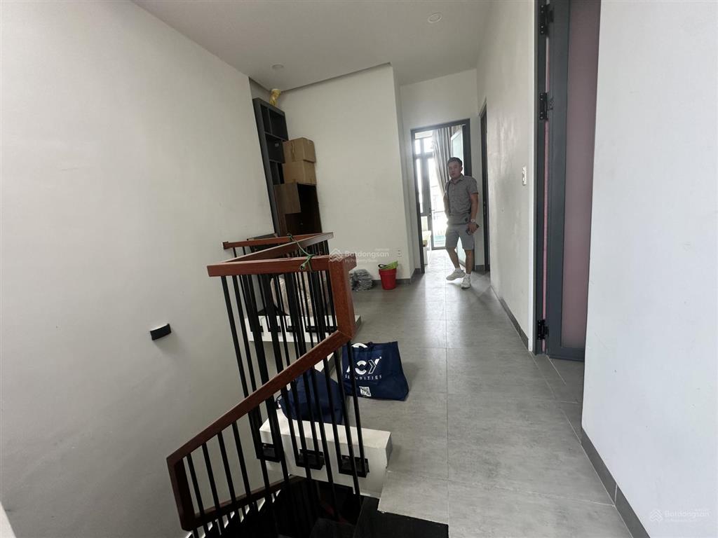 Căn nhà chánh nghĩa giá ngộp, 4pn3wc. đang có dòng tiền 12tr/th. giá 3,2tỷ. nhà đẹp, gần phố đi bộ