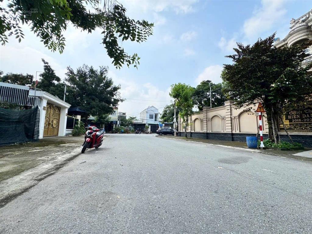 Lô góc cực đẹp giảm giá 600triệu. diện tích 10x20 kinh doanh đẹp, giá cực ngộp , giá chỉ 6tỷ