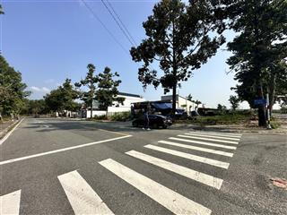 Lô góc cực kỳ rẻ gần sát bên siêu thị aeon mall, công viên 70ha, dt 10x30 full thổ cư.giá chỉ 6tỷ68