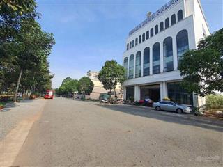 Lô đất cực đẹp 10x30 full thổ cư. đối diện trung tâm thành phố mới, khu tam giác vàng. giá 9tỷ