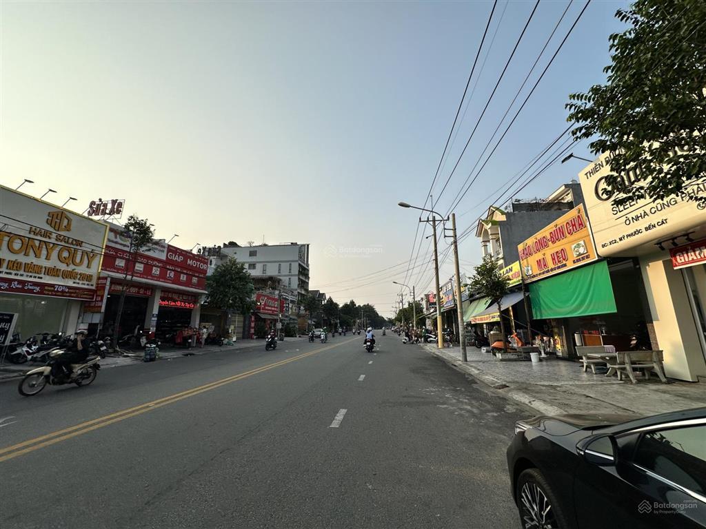 Mặt tiền chợ hoàng gia bán kho cực kỳ đẹp, đang có dòng tiền 20tr/th, kinh doanh cực kỳ sầm uất