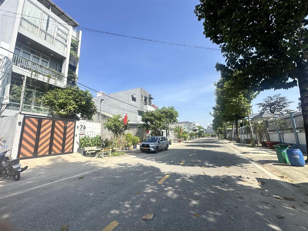 Lô đất cực đẹp, gần ga metro vòng xoay a1 chu văn an, nguyễn khuyến. với 100m2 giá chỉ 2,6tỷ