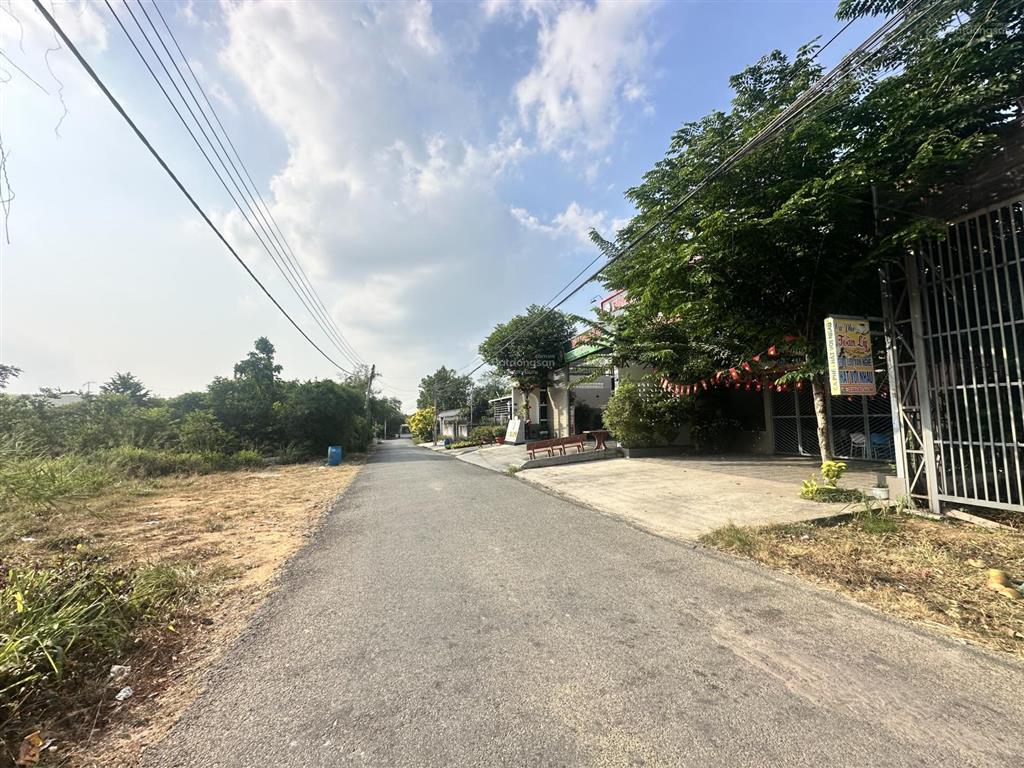 Gần bệnh viện phương chi, lô đất đẹp đường nhựa dx080 kinh doanh được ngay.dt 200m2 giá 3tỷ550