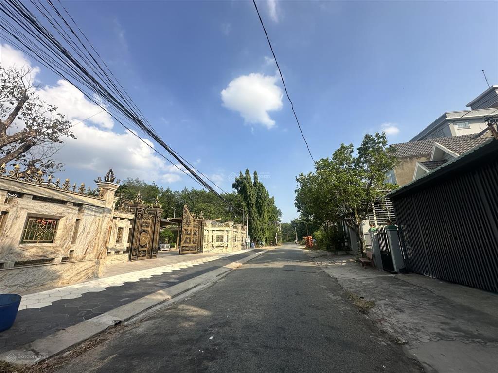 Gần bệnh viện phương chi, lô đất đẹp đường nhựa dx080 kinh doanh được ngay.dt 200m2 giá 3tỷ550