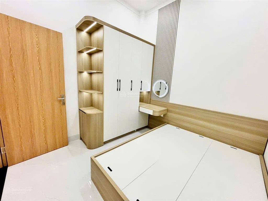 Nhà mới full nội thất, kế bên bệnh viện 1500g. nhà 1trệt 1 lầu 3pn2wc sân xe hơi, đường nhựa thông