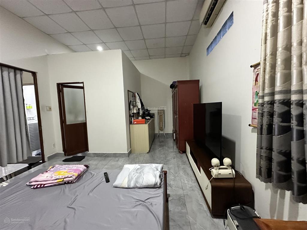 Căn nhà 2 tầng ngộp cần bán gấp tại phú lợi thủ dầu một. dt 6x22 tc90m2. 1trệt 1 lầu 3pn3wc
