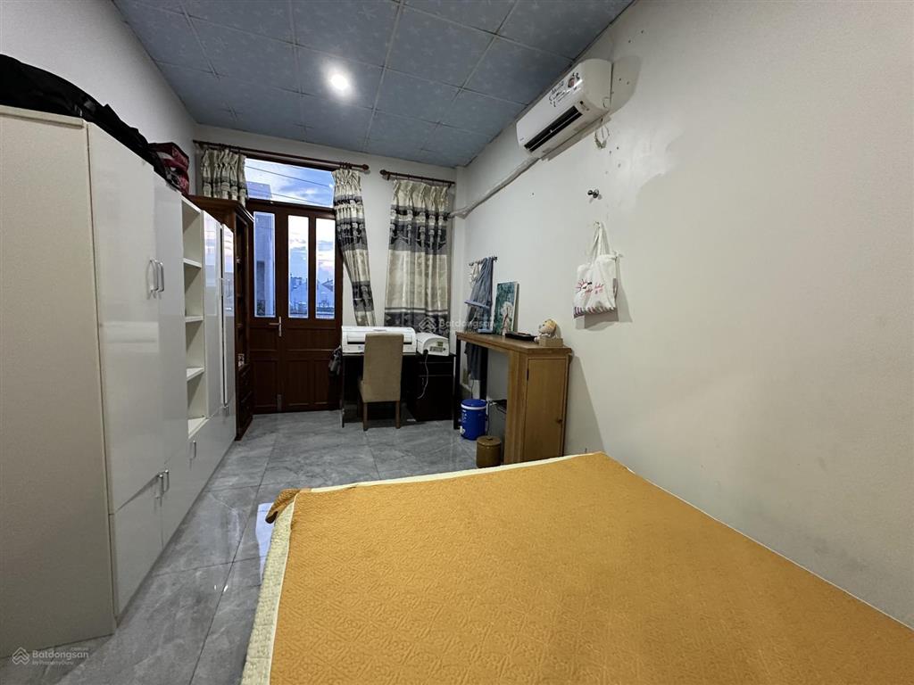 Căn nhà 2 tầng ngộp cần bán gấp tại phú lợi thủ dầu một. dt 6x22 tc90m2. 1trệt 1 lầu 3pn3wc