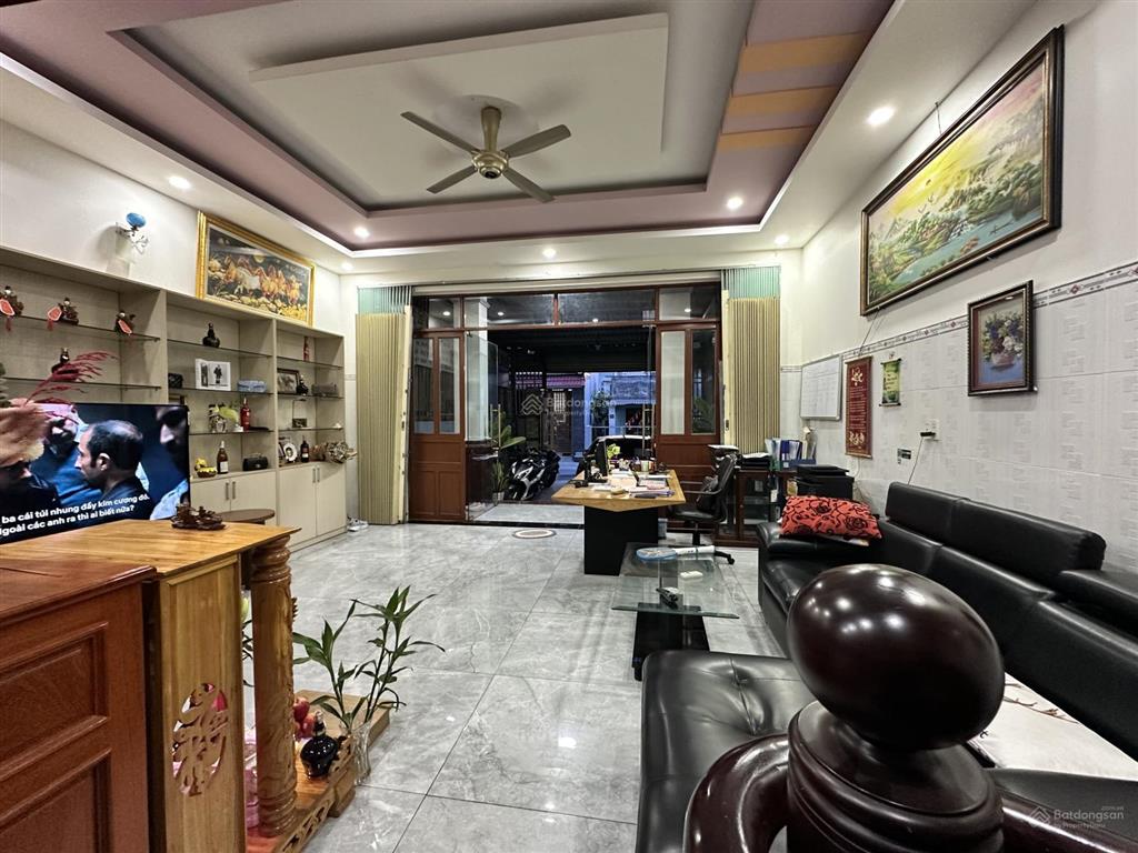 Căn nhà 2 tầng ngộp cần bán gấp tại phú lợi thủ dầu một. dt 6x22 tc90m2. 1trệt 1 lầu 3pn3wc