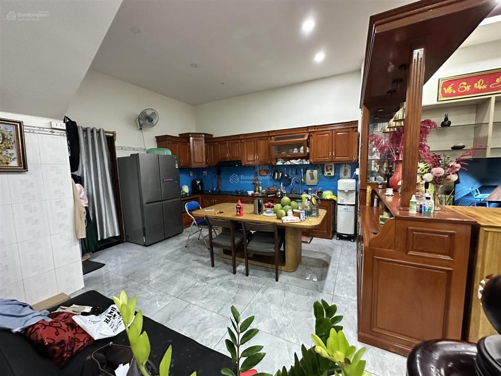 Căn nhà 2 tầng ngộp cần bán gấp tại phú lợi thủ dầu một. dt 6x22 tc90m2. 1trệt 1 lầu 3pn3wc
