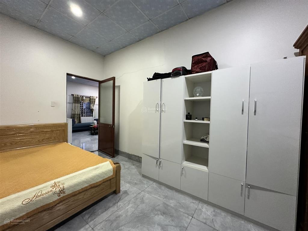 Căn nhà 2 tầng ngộp cần bán gấp tại phú lợi thủ dầu một. dt 6x22 tc90m2. 1trệt 1 lầu 3pn3wc