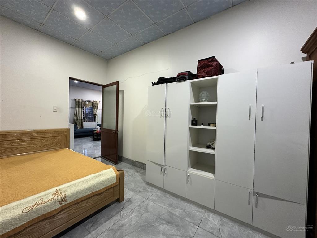 Căn nhà 2 tầng ngộp cần bán gấp tại phú lợi thủ dầu một. dt 6x22 tc90m2. 1trệt 1 lầu 3pn3wc