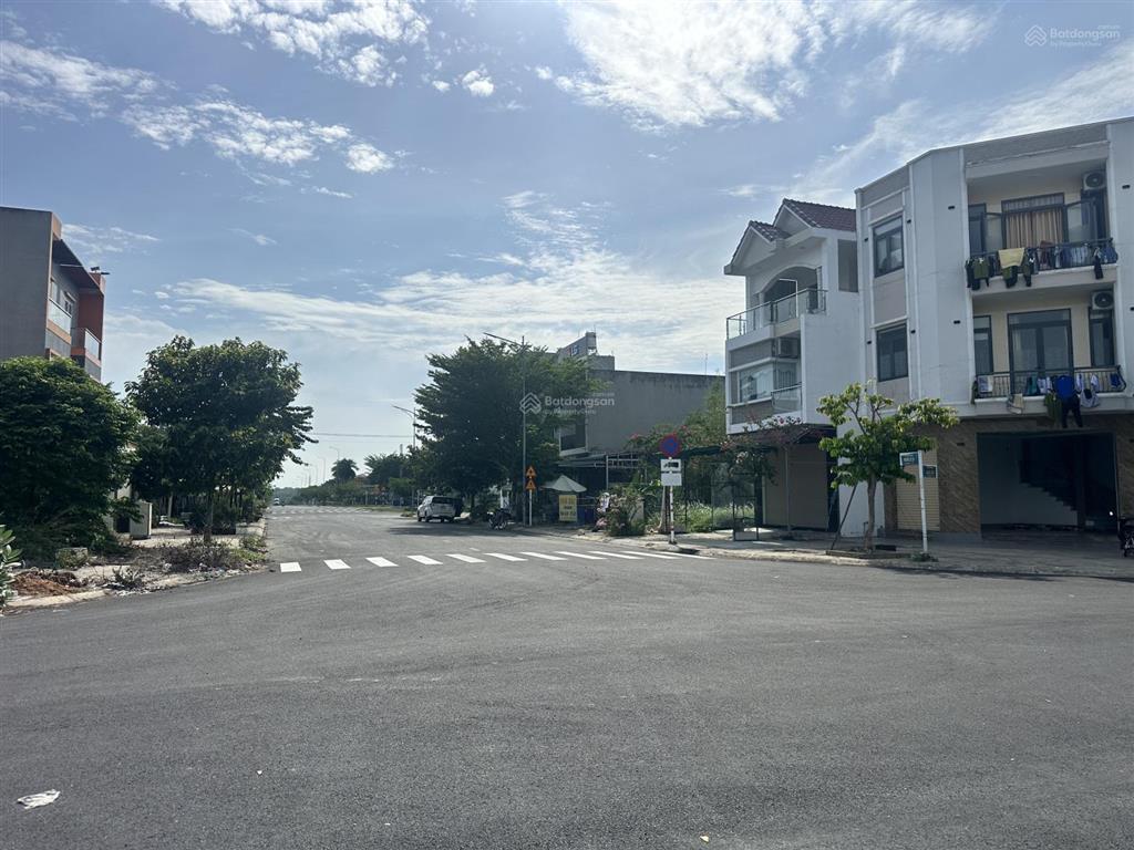 Bán đất đầu tư xây nhà cực đẹp tại vsip 2, kinh doanh được ngay, dân đông đúc, giá chỉ 1,8 tỷ