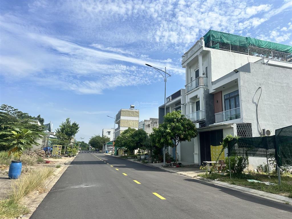 Bán đất đầu tư xây nhà cực đẹp tại vsip 2, kinh doanh được ngay, dân đông đúc, giá chỉ 1,8 tỷ