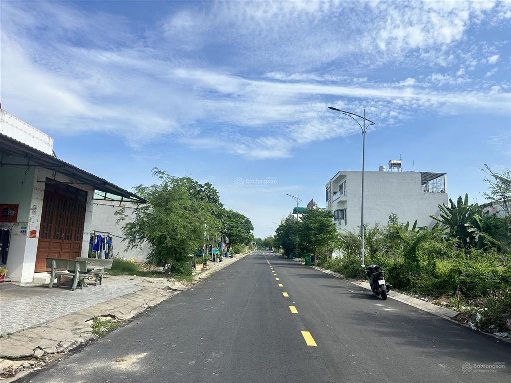 Bán đất đầu tư xây nhà cực đẹp tại vsip 2, kinh doanh được ngay, dân đông đúc, giá chỉ 1,8 tỷ