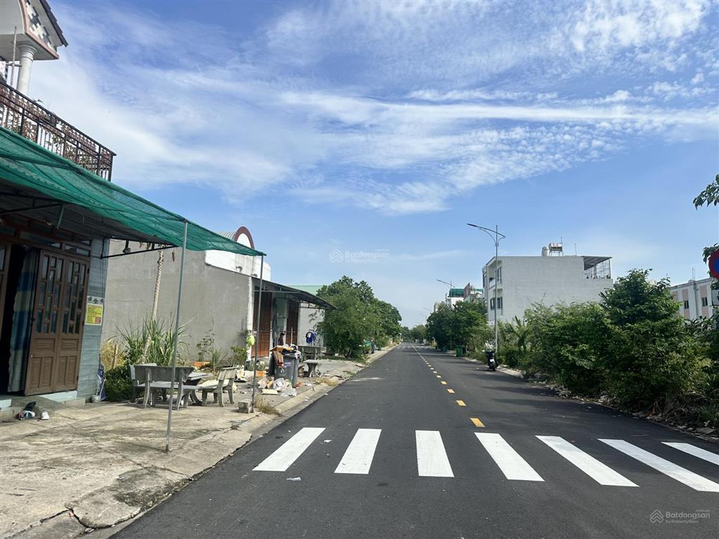 Bán đất đầu tư xây nhà cực đẹp tại vsip 2, kinh doanh được ngay, dân đông đúc, giá chỉ 1,8 tỷ