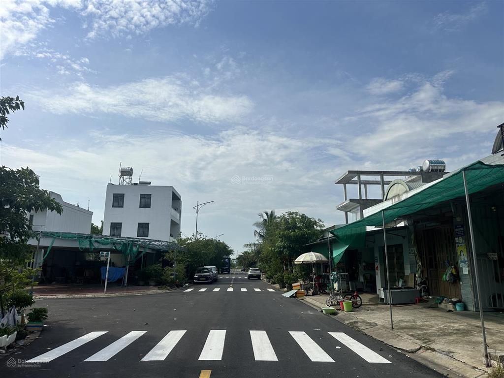 Bán đất đầu tư xây nhà cực đẹp tại vsip 2, kinh doanh được ngay, dân đông đúc, giá chỉ 1,8 tỷ