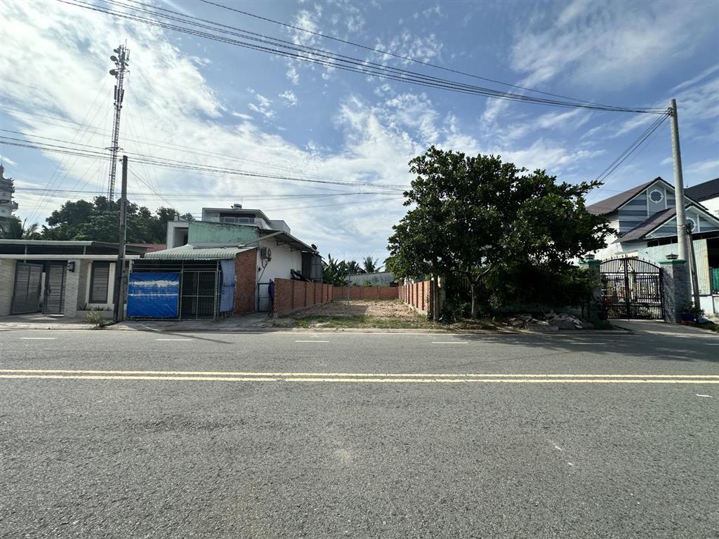 Lô đất cực đẹp gần ga metro, trung tâm thương mại, trường nguyễn khuyến, diện tích 240m2 tc 175m