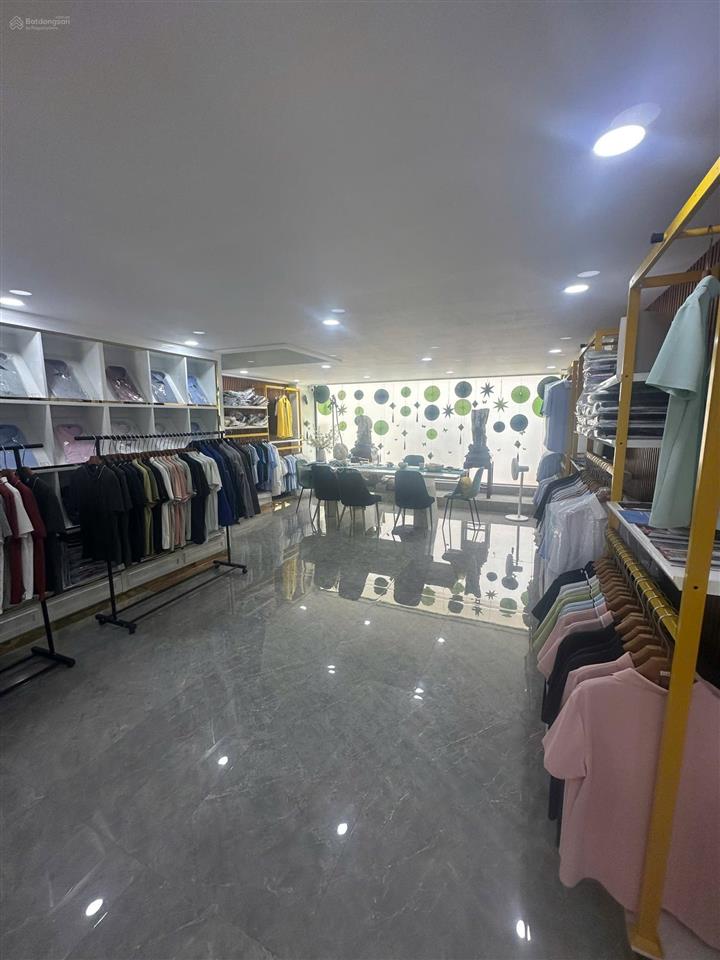 Lô góc khu phố hoa, china town, khu người hoa tập trung đông đúc. kinh doanh, nhà hoàn thiện đẹp