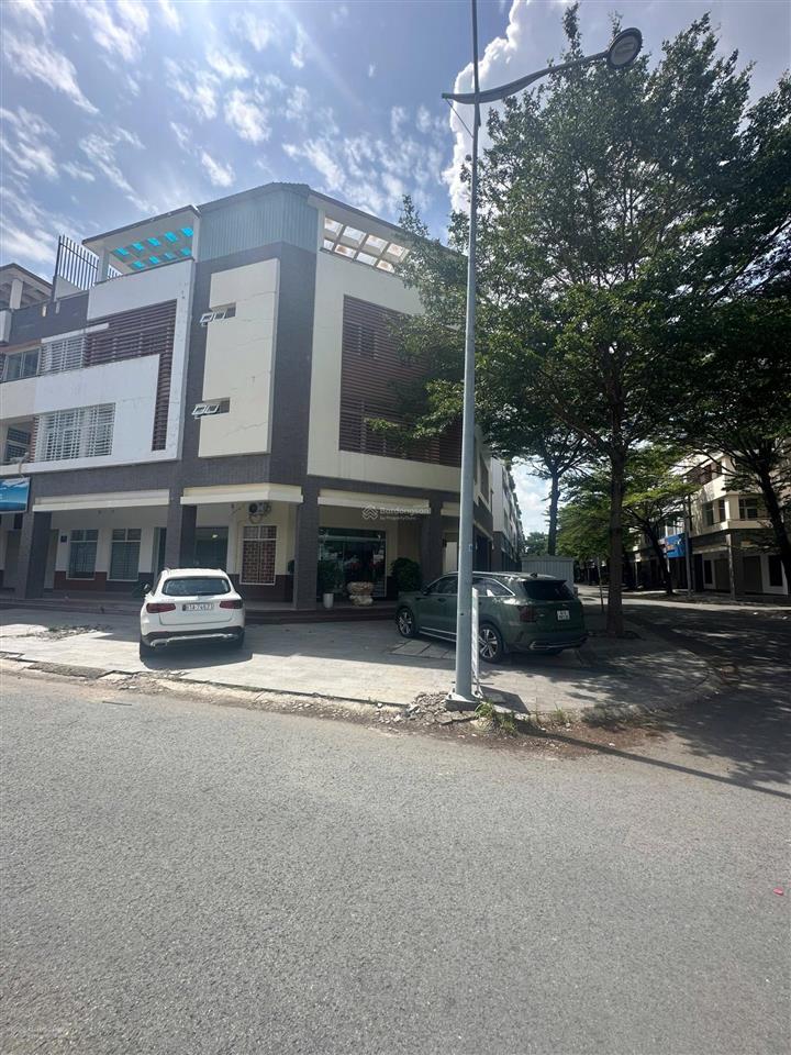Lô góc khu phố hoa, china town, khu người hoa tập trung đông đúc. kinh doanh, nhà hoàn thiện đẹp