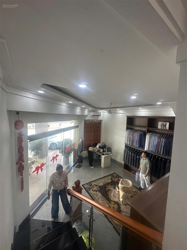 Lô góc khu phố hoa, china town, khu người hoa tập trung đông đúc. kinh doanh, nhà hoàn thiện đẹp