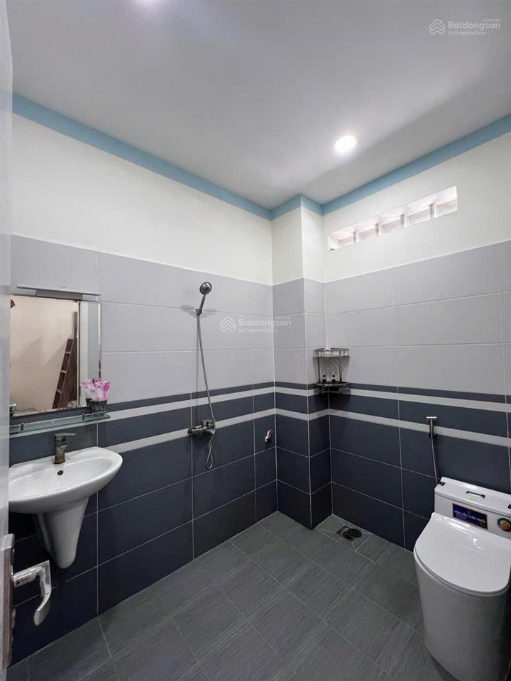 Bán gấp khách sạn đang cho thuê 80tr/th có hợp đồng mới 3 năm. full hệ thống pccc tại thành phố mới