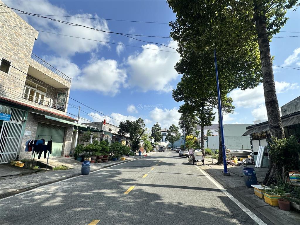 Chính chủ gửi bán đất 100m2 khu trung tâm gần khu đô thị green city, midori park, siêu thị aeon mal