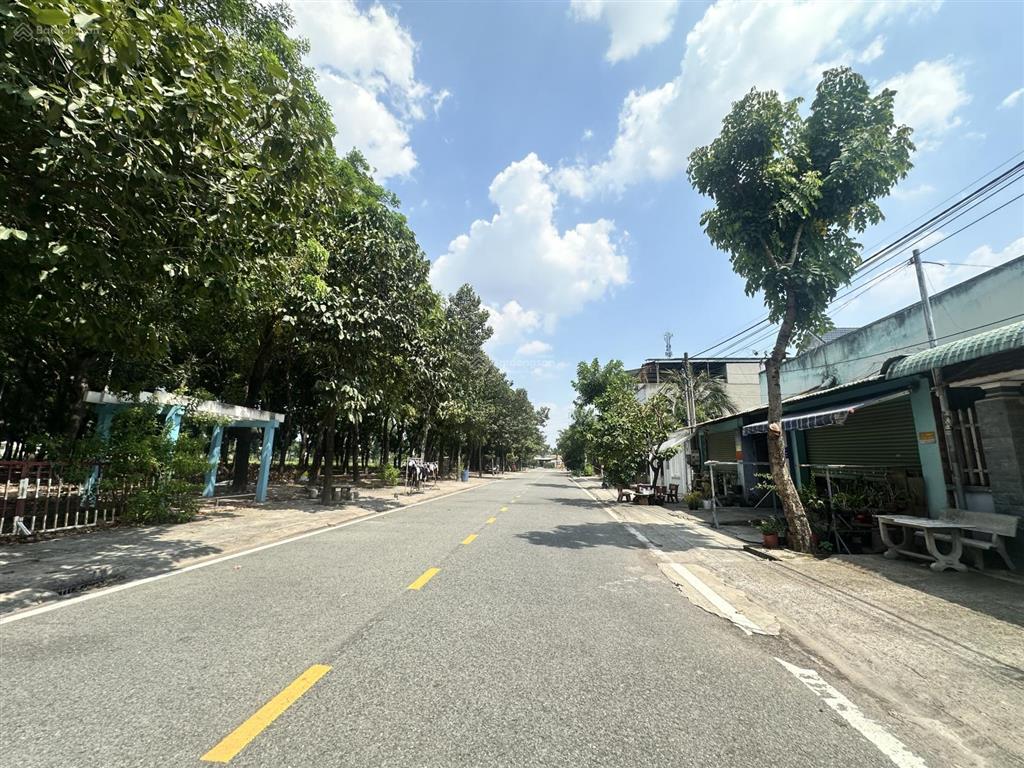 Bán đất tdc đối diện công viên, sân bóng, cách ga metro 1,5km, siêu thị aeon mall. kcn vsip 2