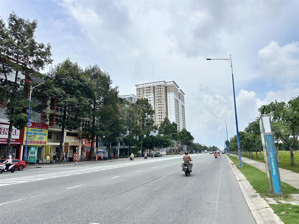Bán nhà mặt tiền võ nguyên giáp thành phố mới, đối diện ngân hàng acb, kế bên aeon mall, visip2