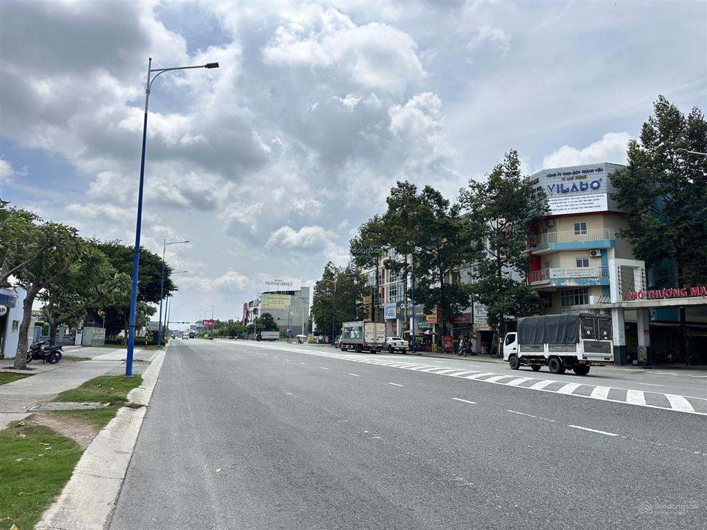 Bán nhà mặt tiền võ nguyên giáp thành phố mới, đối diện ngân hàng acb, kế bên aeon mall, visip2