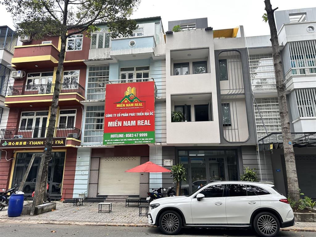 Nhà phố lê quý đôn thành phố mới, 6x18 xây dựng 1 trệt 3 lầu, nhà hoàn thiện, sổ sẵn, gần aeon mall