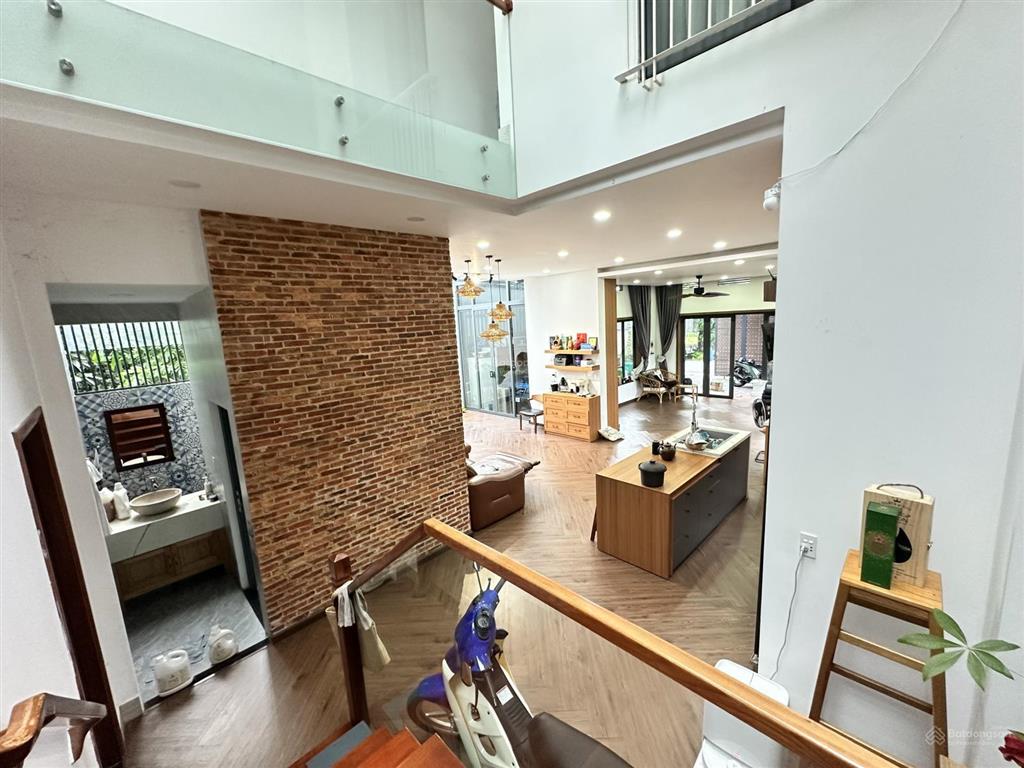 Bán căn villa tại phường phú mỹ sát bên huỳnh văn lũy thành phố mới, thiết kế thoáng đẹp. hiện đại