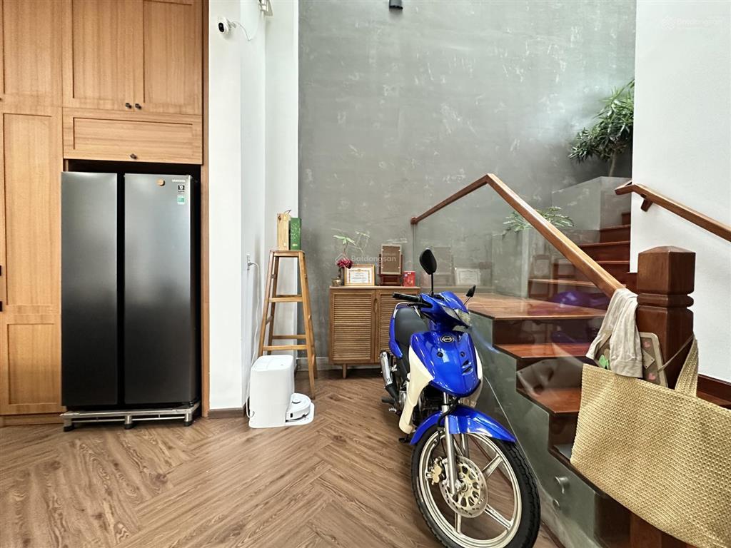 Bán căn villa tại phường phú mỹ sát bên huỳnh văn lũy thành phố mới, thiết kế thoáng đẹp. hiện đại