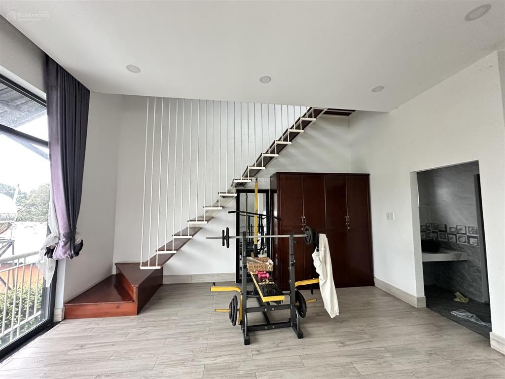 Bán căn villa tại phường phú mỹ sát bên huỳnh văn lũy thành phố mới, thiết kế thoáng đẹp. hiện đại