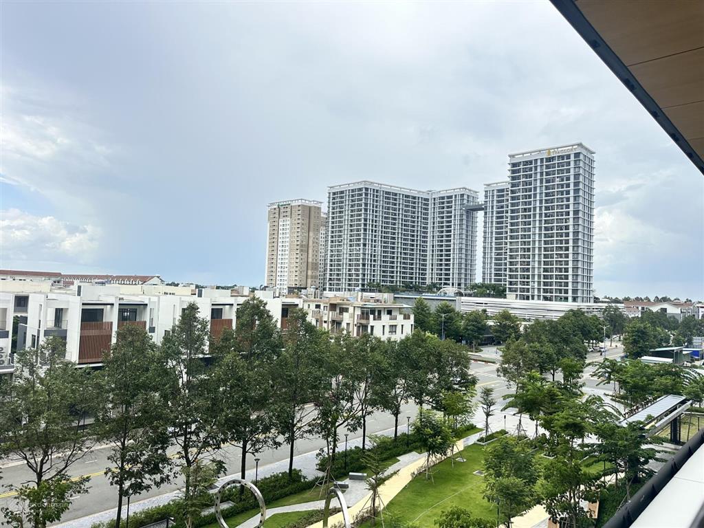 Bán nhà phố thương mại green city dự án mới, đối diện trường quốc tế vietsing, gần siêu thị aeon