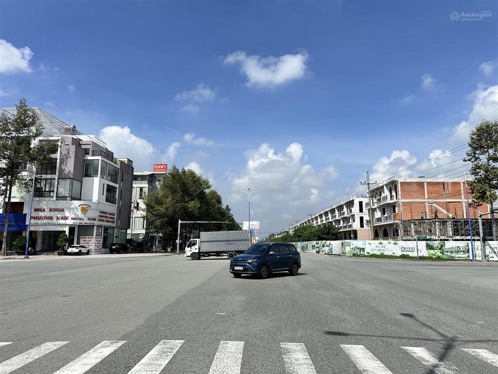 Bán nhà phố thương mại green city dự án mới, đối diện trường quốc tế vietsing, gần siêu thị aeon