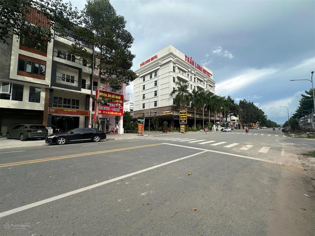 Căn góc dự án unicomplex kế bên siêu thị aeon mall thành phố mới, dưới chân tòa chung cư the glory