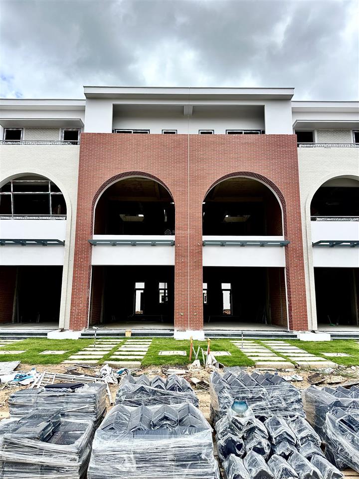 Nhà phố thương mại green city, trung tâm thành phố mới, kế bên siêu thị aeon mall, rạp chiếu phim