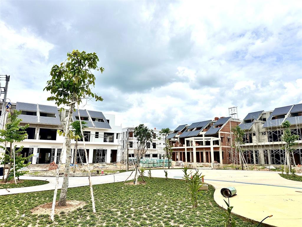 Nhà phố thương mại green city, trung tâm thành phố mới, kế bên siêu thị aeon mall, rạp chiếu phim