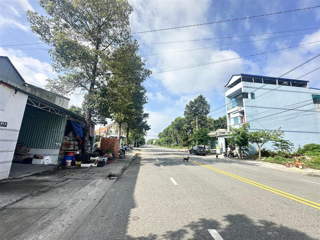 Bán đất tdc phú mỹ sát bên kcn sóng thần 3, đại đăng, đường d8 10x30m full tc, kinh doanh buôn bán